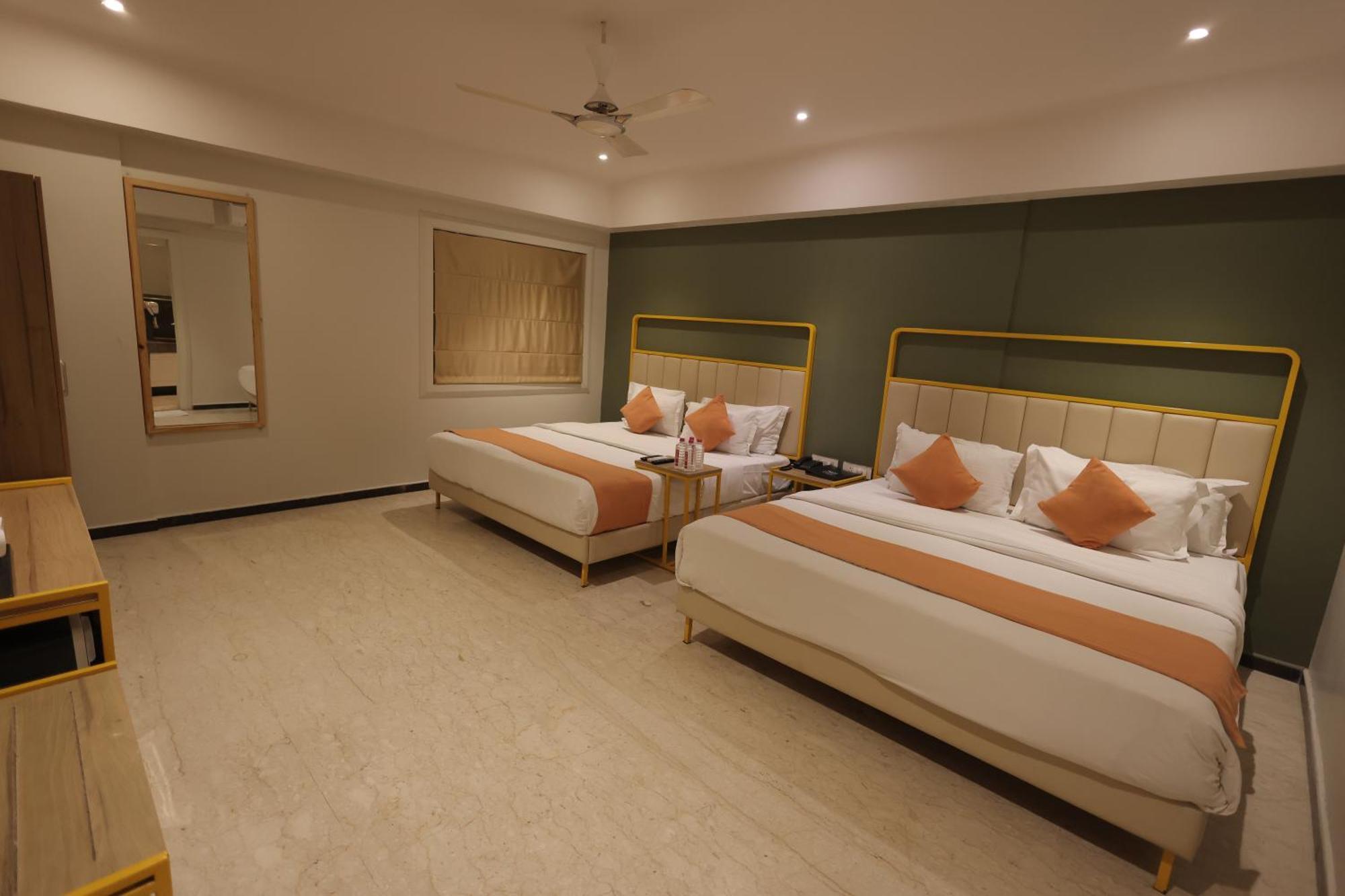 Phoenix - Unmatched Comfort Udaipur Eksteriør bilde