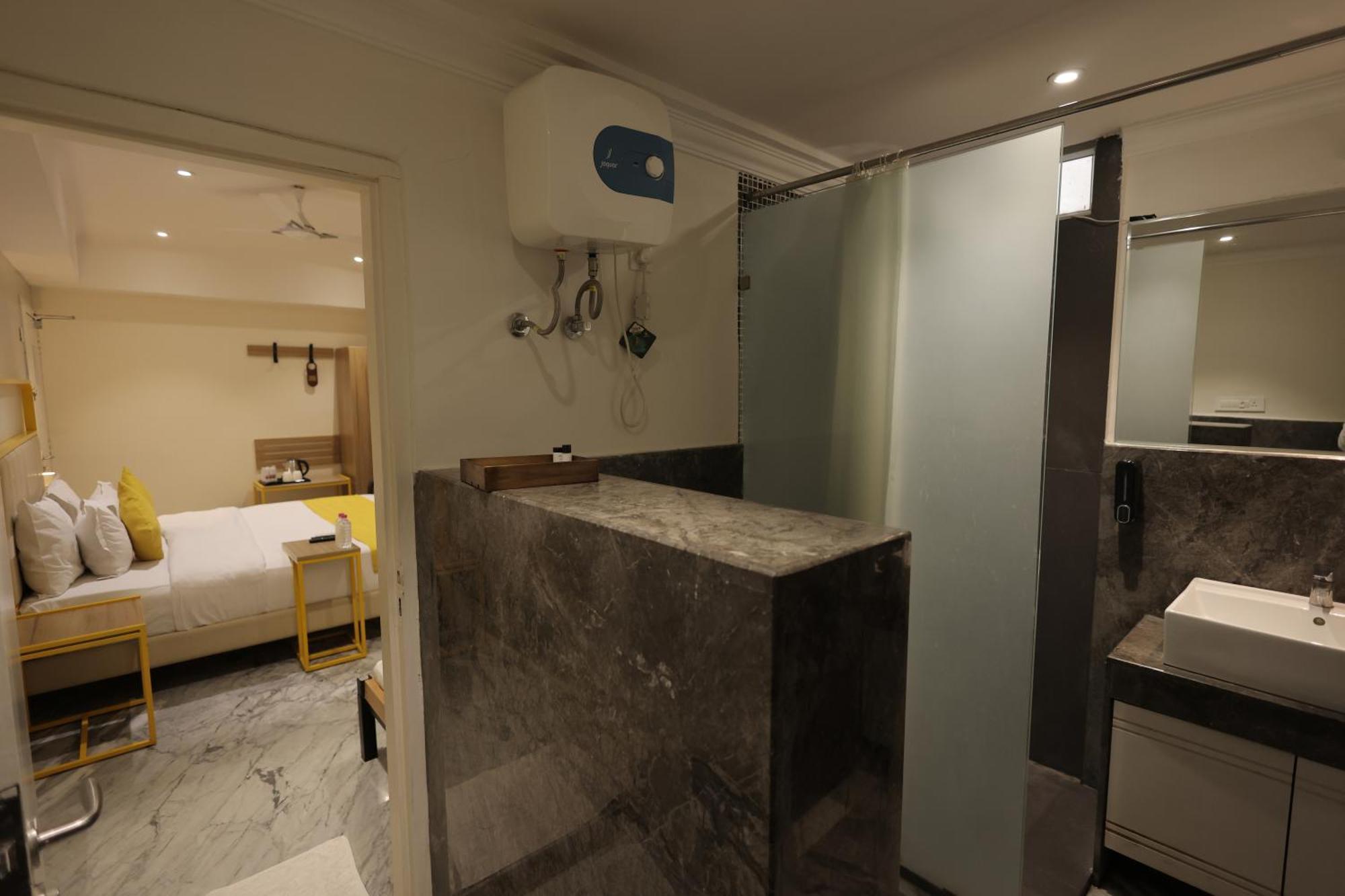 Phoenix - Unmatched Comfort Udaipur Eksteriør bilde
