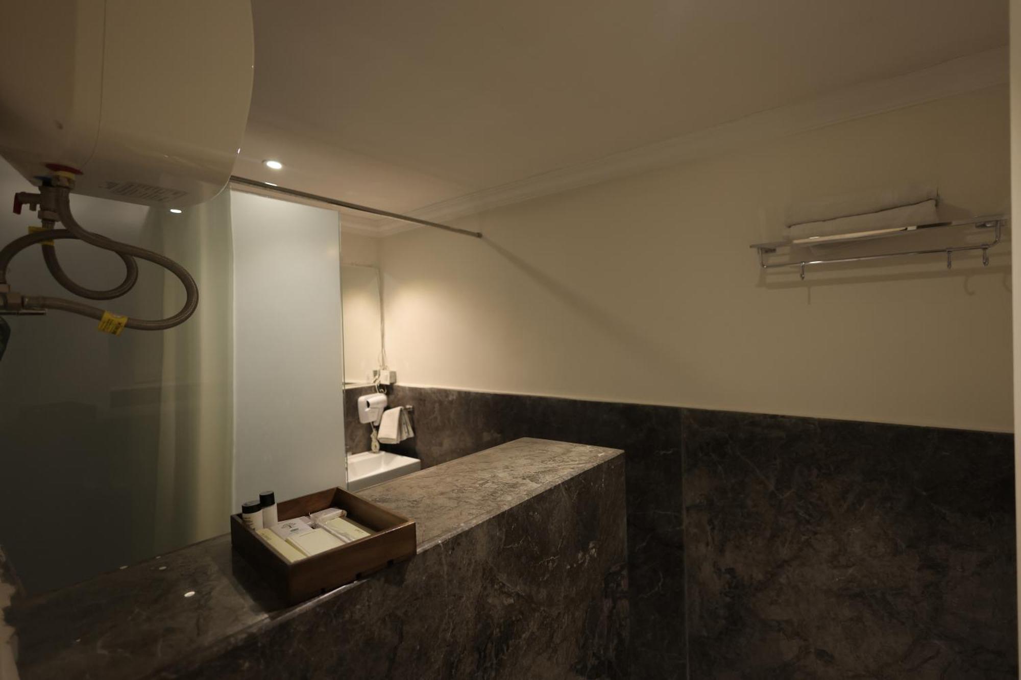 Phoenix - Unmatched Comfort Udaipur Eksteriør bilde