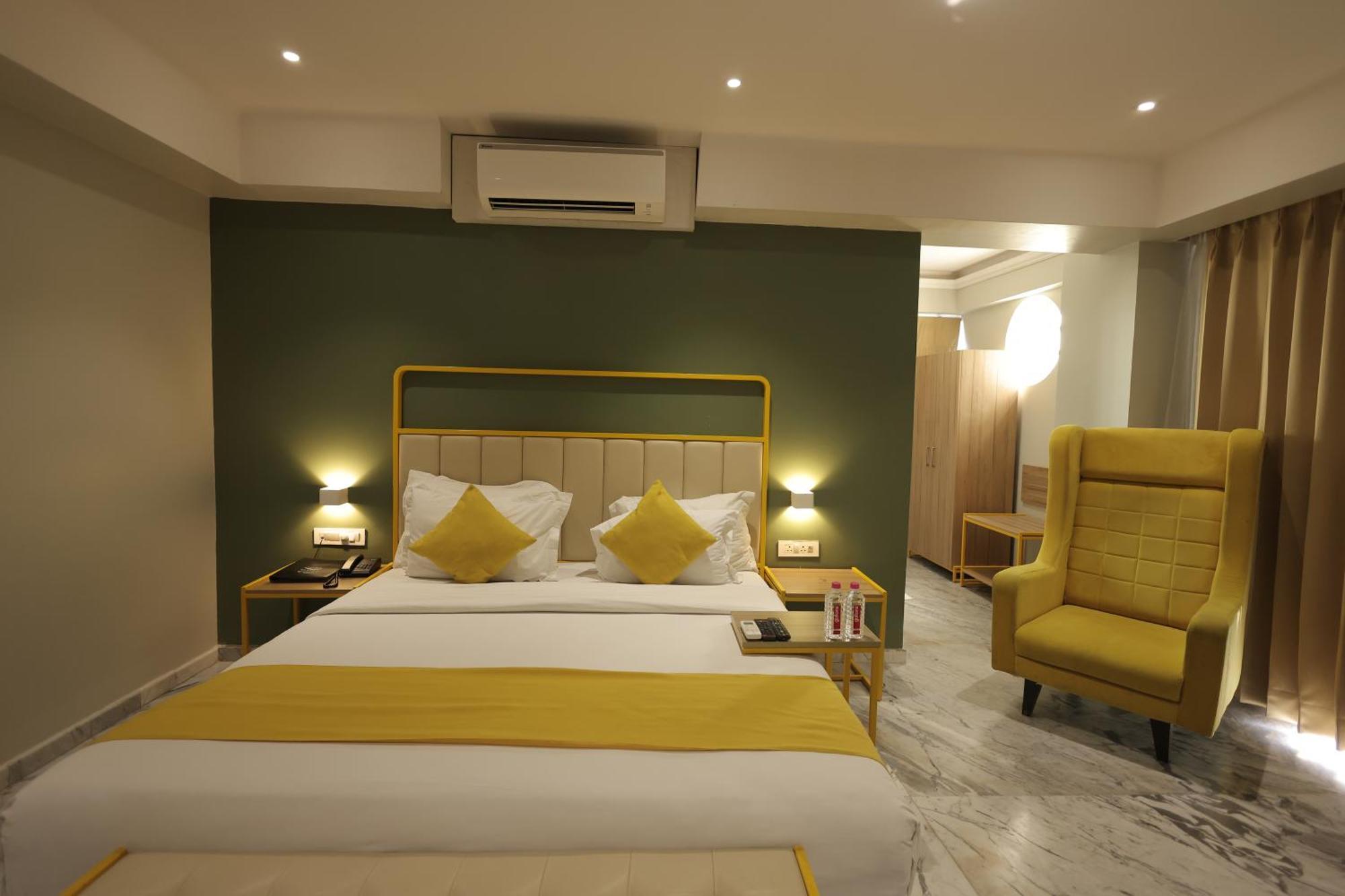 Phoenix - Unmatched Comfort Udaipur Eksteriør bilde