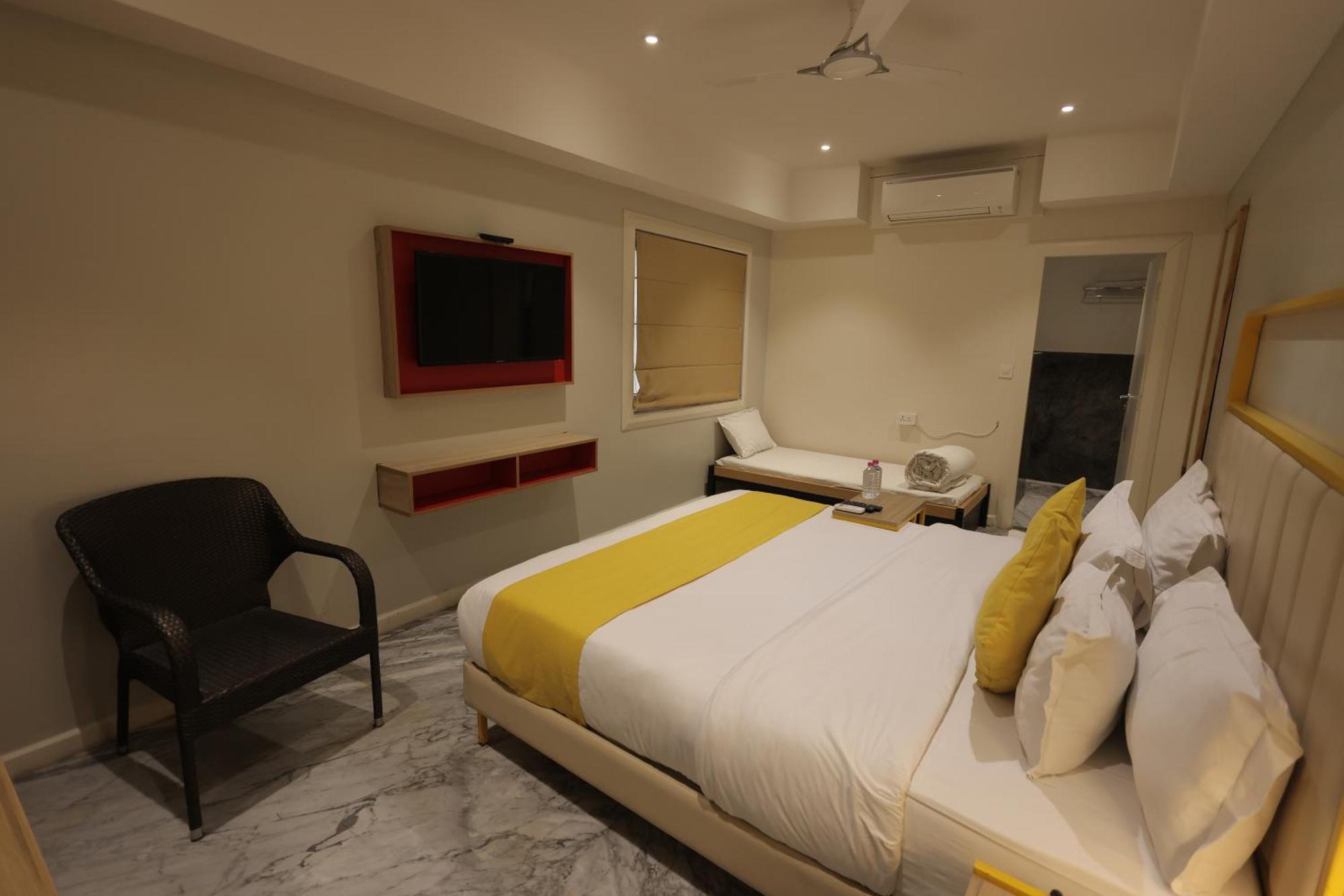 Phoenix - Unmatched Comfort Udaipur Eksteriør bilde
