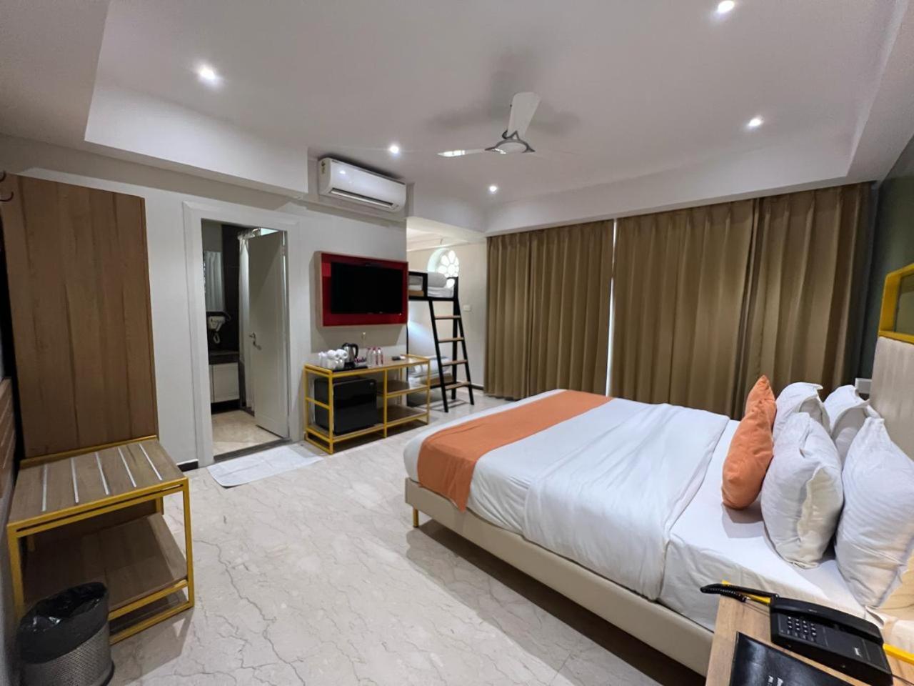 Phoenix - Unmatched Comfort Udaipur Eksteriør bilde